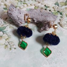 BO Nuit de folies montées avec pompons ronds, pendentifs époxy, perles aventurine, dormeuses laiton