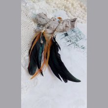BO Chant du Coq avec des plumes de Coq et Cygne, chaîne argent, cabochons résine et clous en laiton
