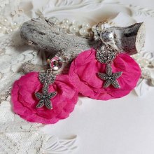 BO Charming Fuchsia créées avec perles Swarovski, pétales de roses en tissu et dormeuses laitons