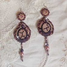 BO Grace brodées avec un Quartz Rose, des Cristaux de Swarovski, des perles nacrée, des rocailles et des crochets d'oreilles en Argent 925/1000