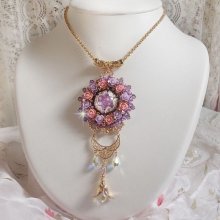Collier pendentif Glace Purple brodé avec des cristaux de Swarovski 