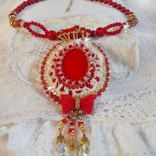 Collier Nous Deux Haute-Couture baroque brodé en perles semi-précieuses et cristal de Swarovski