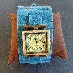 Montre carrée manchette cuir bleu