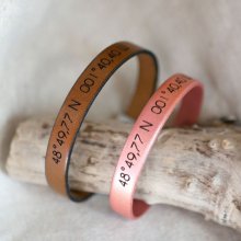 Cadeau pour couple : 2 bracelet cuir personnalisés par gravure 