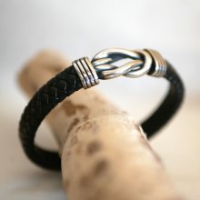Bracelet cuir noir tressé au noeud celtique fermoir acier magnétique