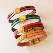 Bracelet au passant doré Soleil sur duo de cuirs à personnaliser et graver