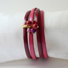 Bracelet cuir double en duo décoré de perles fuchsia