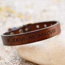 Bracelet Homme en cuir gravé Marron foncé boucle argent à personnaliser