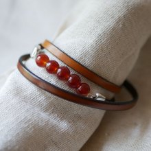 Bracelet femme cuir marron et perles Rouges, un triple tour à personnaliser 