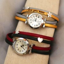 Montre bracelet cuir à personnaliser au cadran argenté et passants coeur ét étoile 