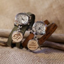 Montre cabochon en bois gravé au double bracelet cuir ou liege 