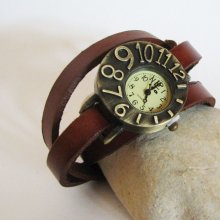 Montre bracelet cuir cadran asymétrique