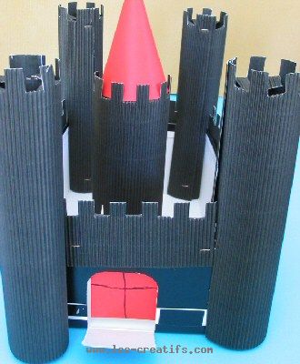 Bricolage enfant : un chateau fort en carton : version mobile