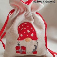 Petit pochon de Noël avec un Gnome brodé au bonnet rouge