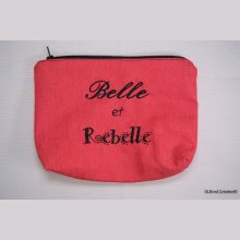 Trousse brodée belle et rebelle rouge