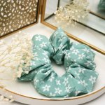 Chouchou cheveux fleuri vert d'eau  